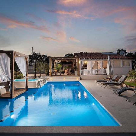 Holiday House Bilos 보드냔 외부 사진