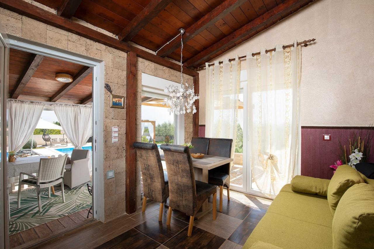 Holiday House Bilos 보드냔 외부 사진