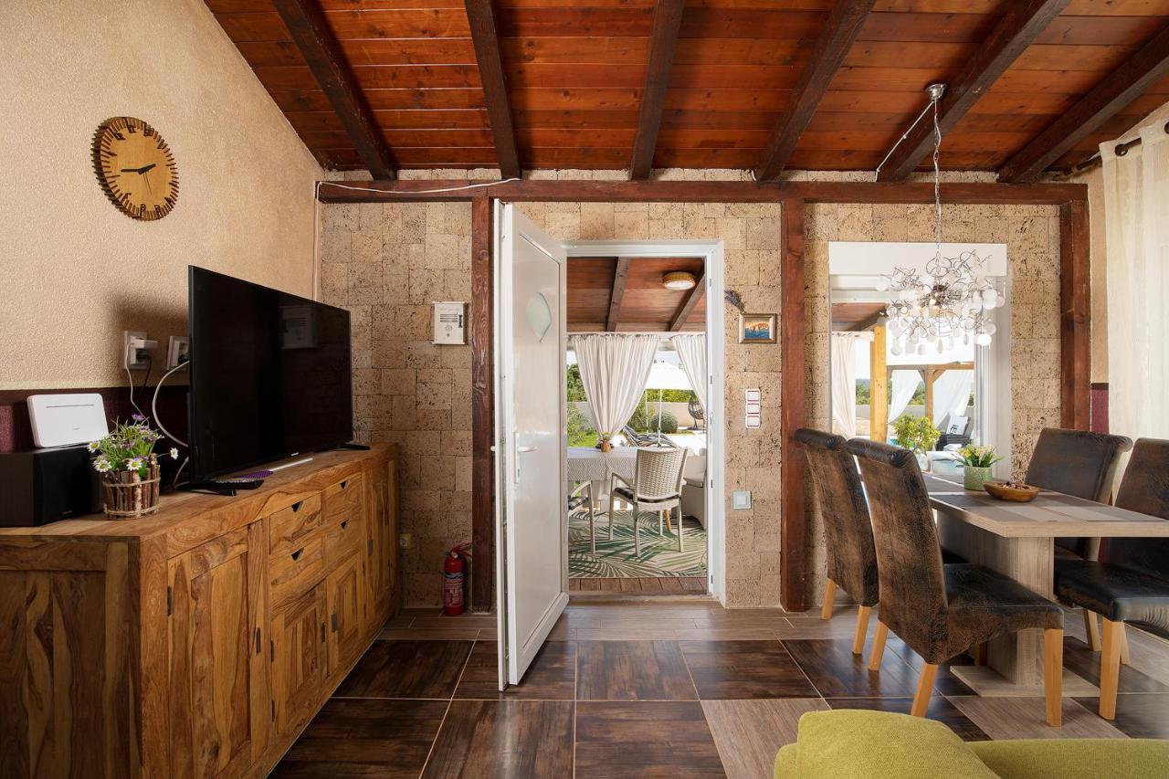 Holiday House Bilos 보드냔 외부 사진
