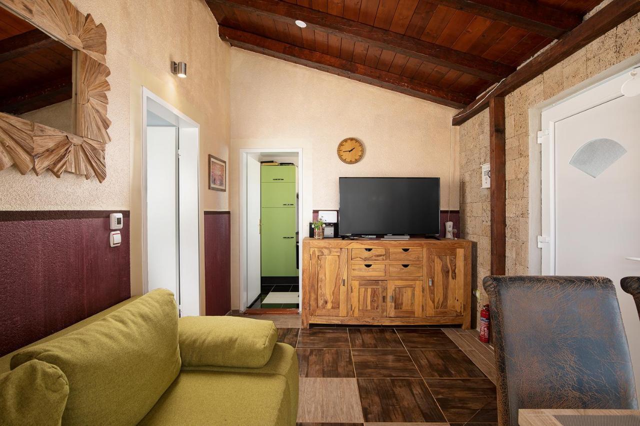 Holiday House Bilos 보드냔 외부 사진
