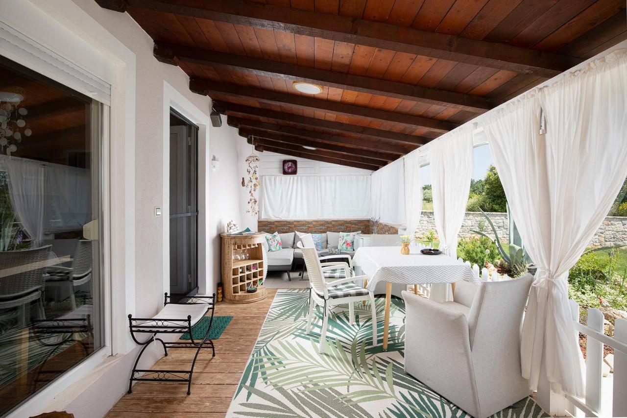 Holiday House Bilos 보드냔 외부 사진