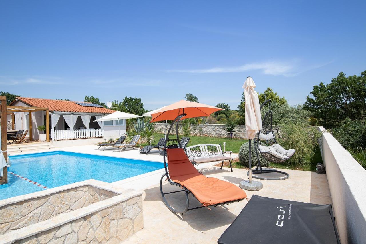 Holiday House Bilos 보드냔 외부 사진
