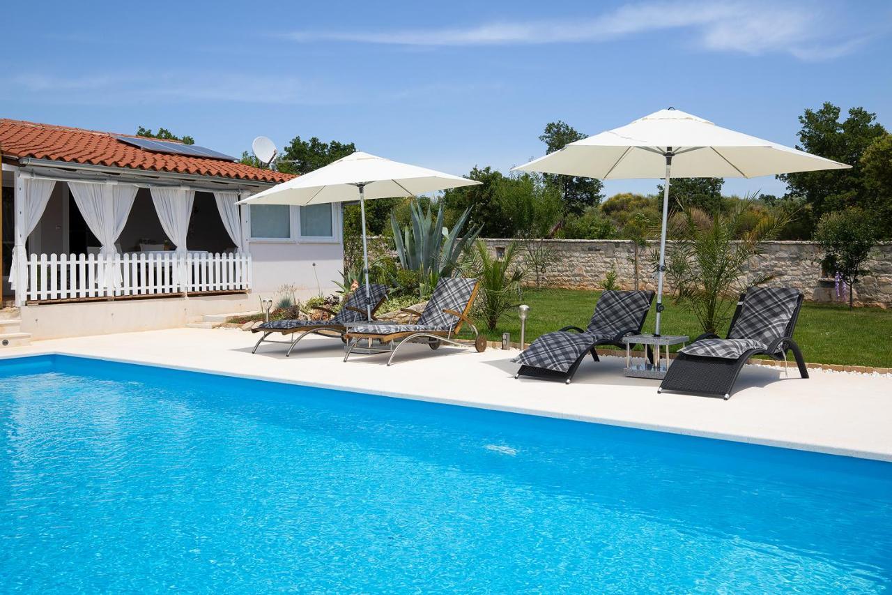 Holiday House Bilos 보드냔 외부 사진
