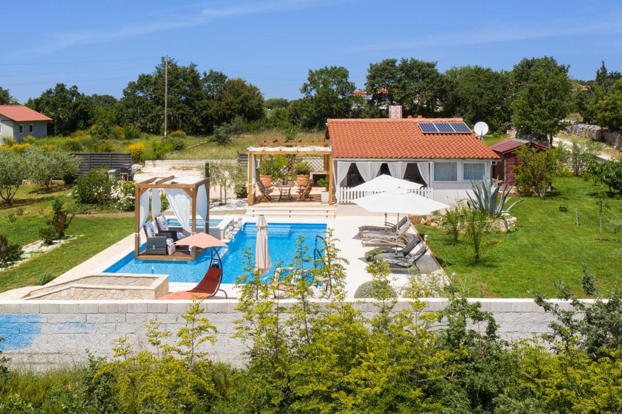 Holiday House Bilos 보드냔 외부 사진