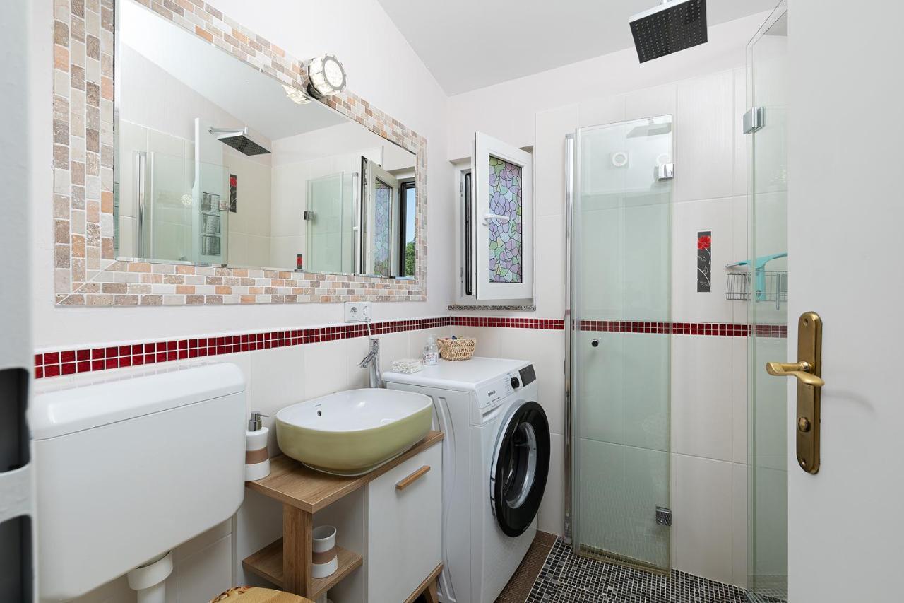 Holiday House Bilos 보드냔 외부 사진