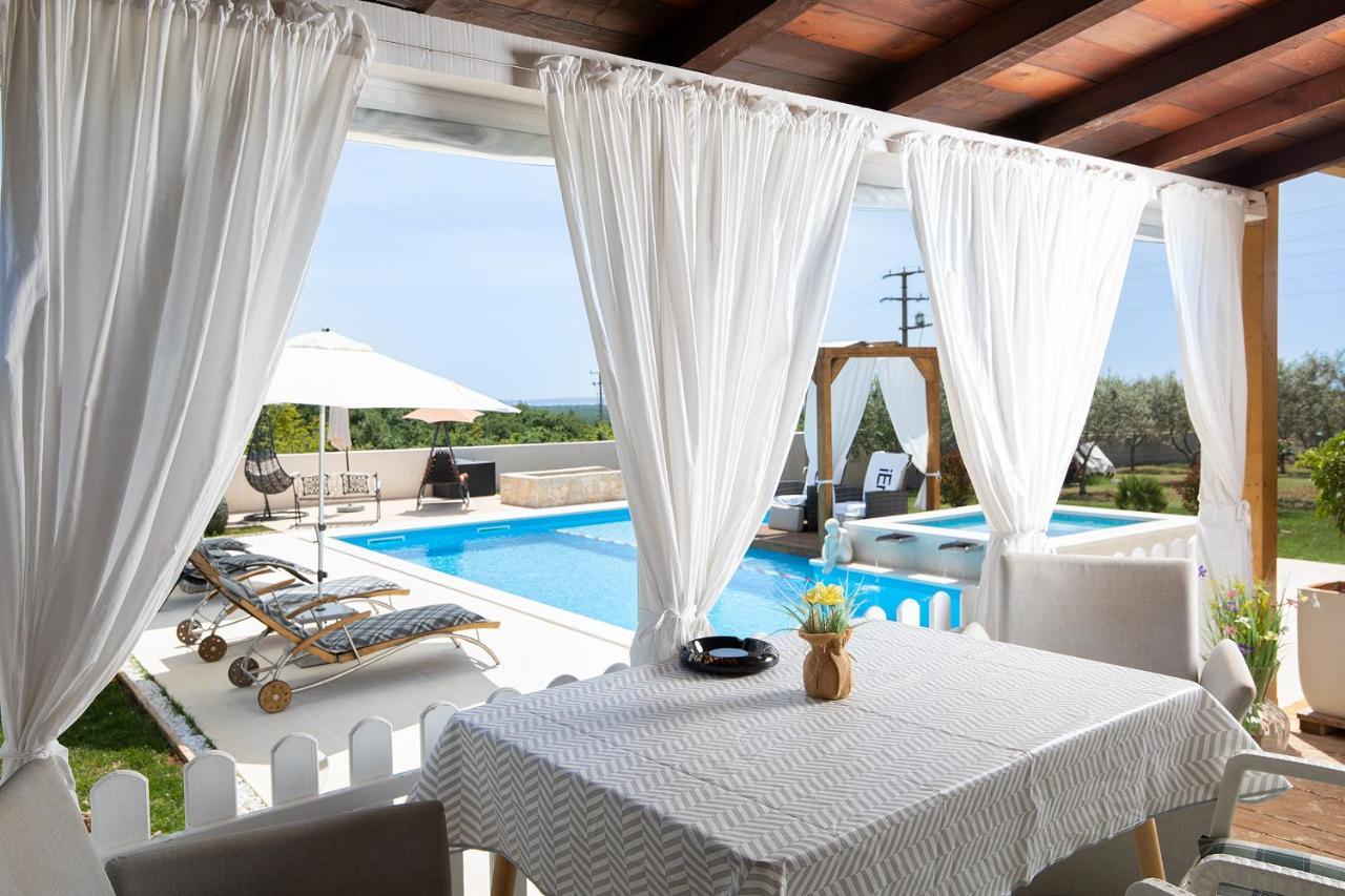 Holiday House Bilos 보드냔 외부 사진