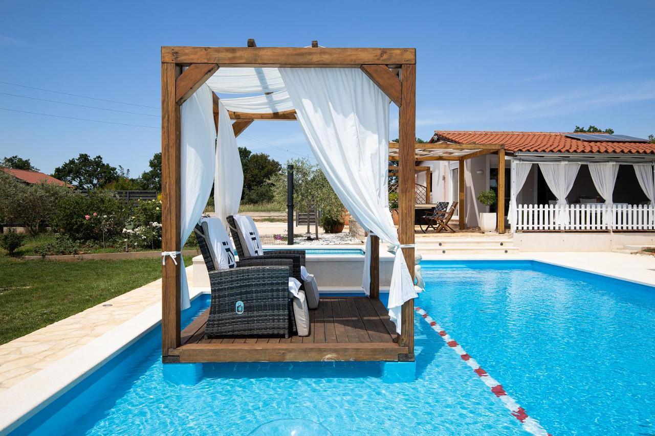 Holiday House Bilos 보드냔 외부 사진